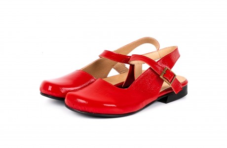 Close toe sandals red