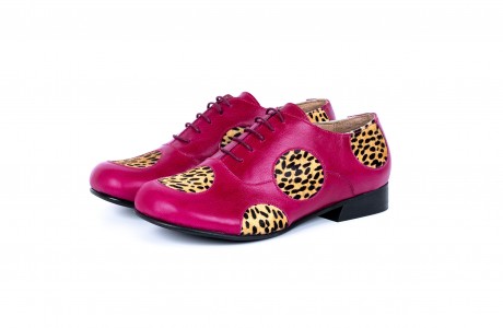 Stylish leopard pink oxfords