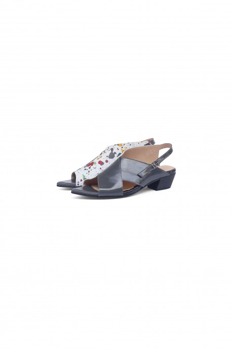 Gray leather pointy sandals 