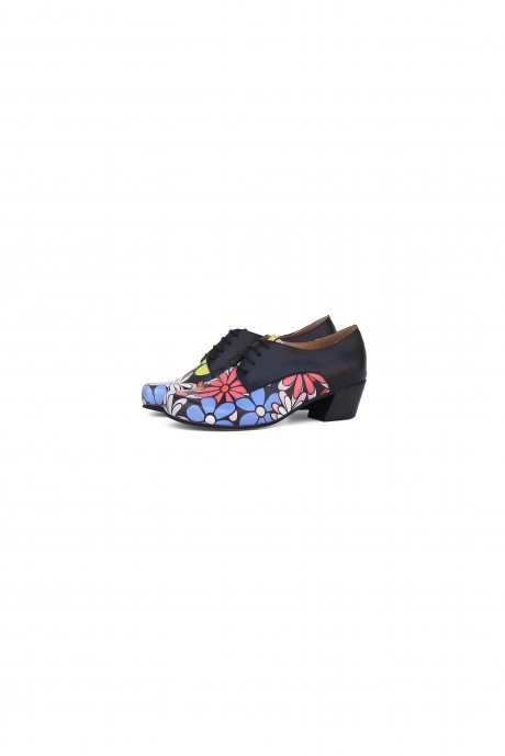 Women's floral black leather Oxford shoes 
