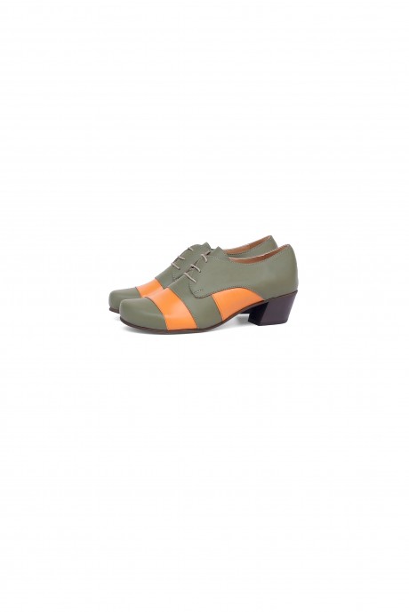 Women's leather shoes with green and orange stripes 