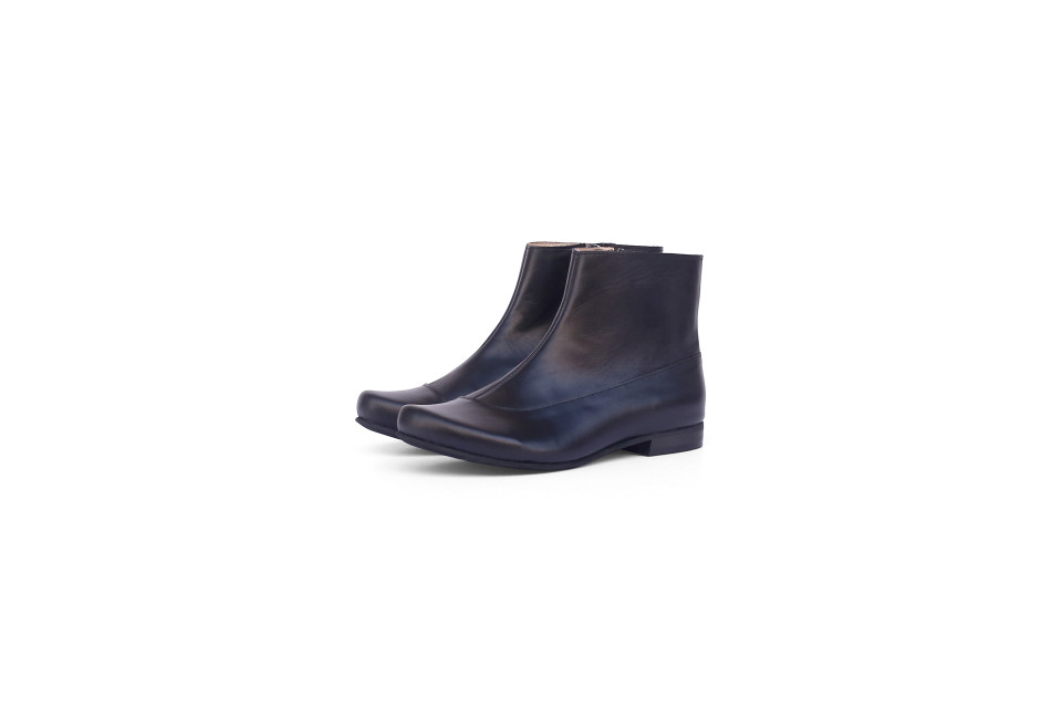 Women’s Flat Ankle Boots – Matte Black with Inner Zipper