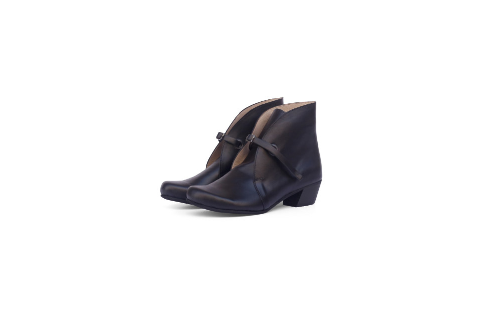 Women’s Leather Boots – Black with Adjustable Belt Strap